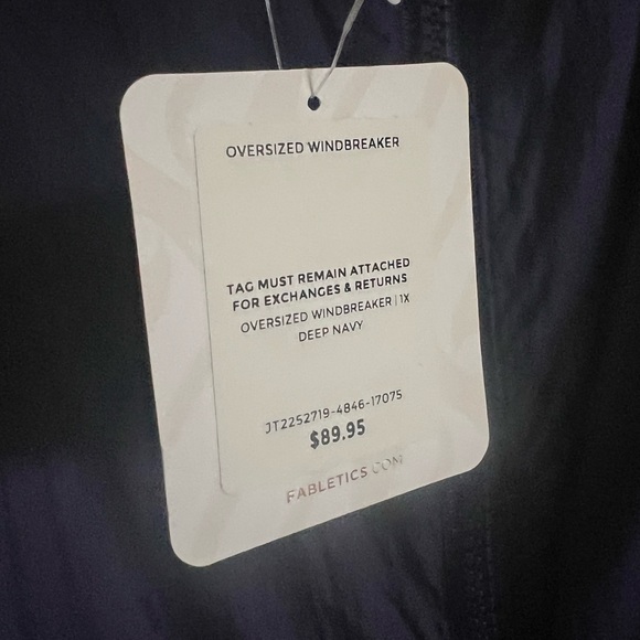 NEW Fabletics Oversized Windbreaker. Size 1X. - Picture 3 of 3